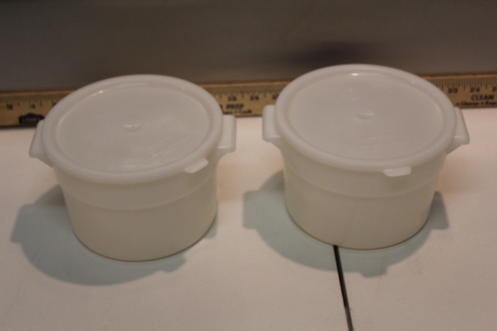 lot 69 image: 2 quart containers