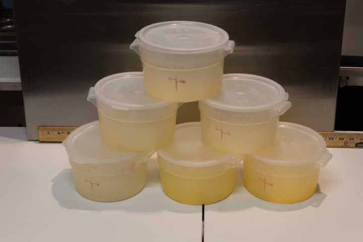 lot 72 image: 2 quart round