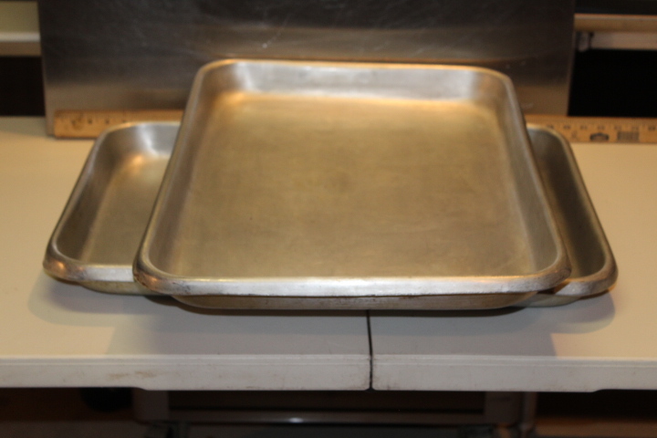 lot 85 image: Cake Pans
