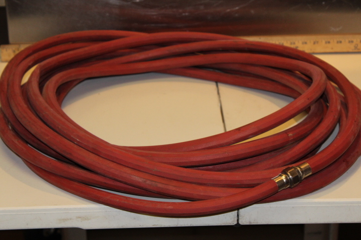 lot 107 image: Hot water hose
