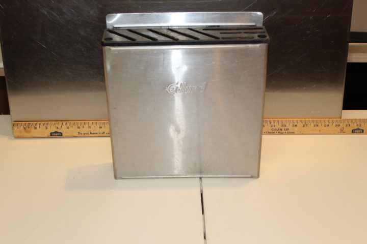 lot 115 image: Edlund Knife rack
