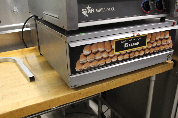 lot 47 image: Bun Warming Drawer