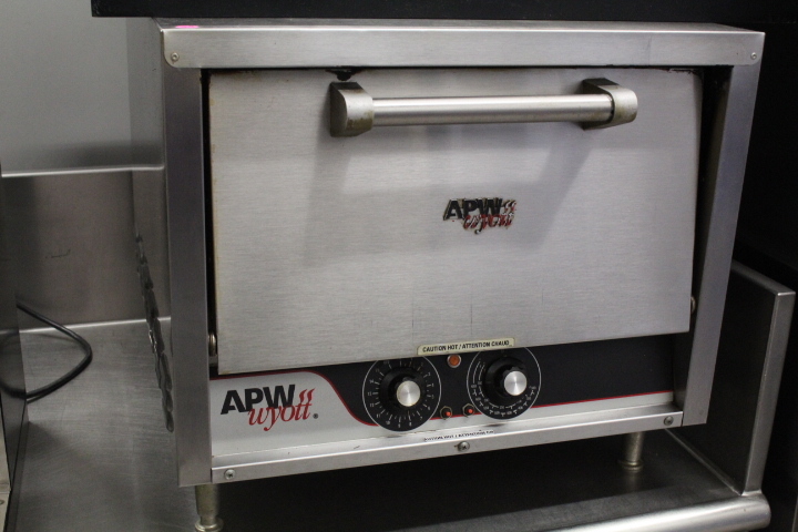 lot 59 image: Pizza Oven