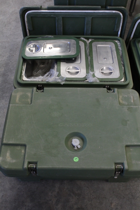 lot 69 image: Cambro Food Pan Carrier
