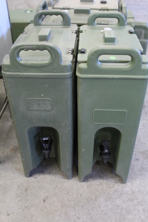 lot 70 image: Drink Carriers