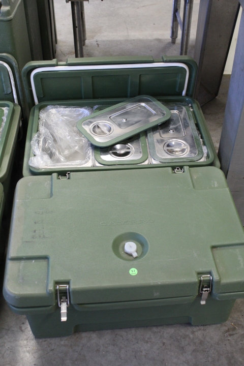 lot 71 image: Cambro Food Pan Carriers