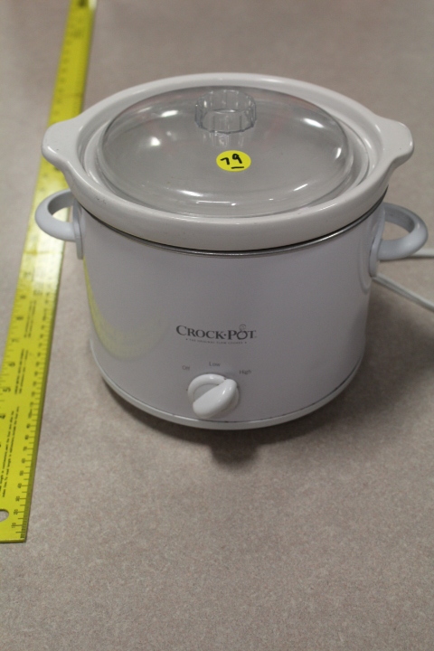 lot 79 image: Crock Pot