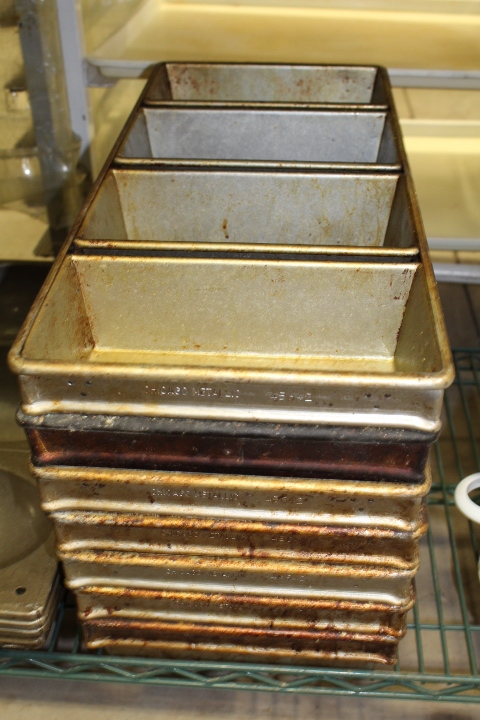 lot 80 image: Bread Pans