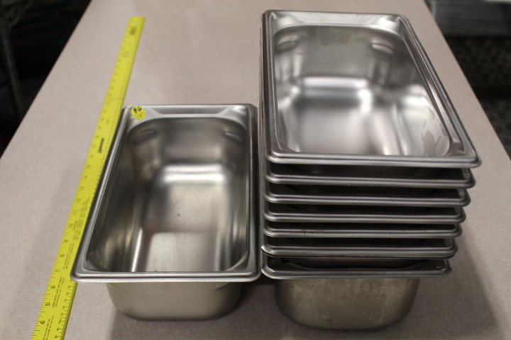 lot 86 image: 13 x 4 insert pans