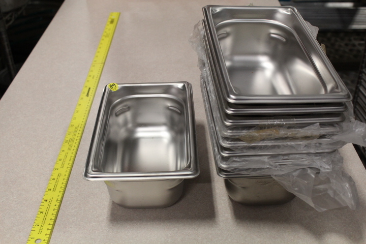 lot 89 image: 14 x 4 insert pans