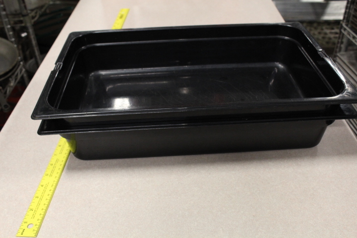 lot 93 image: Full size pans