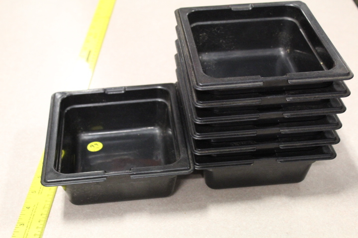 lot 94 image: 16 insert pans