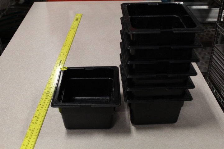lot 95 image: 16 insert pans