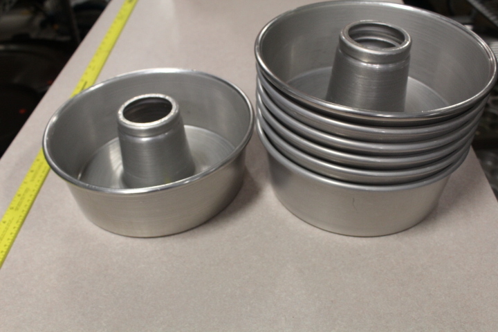 lot 104 image: New bunt pans