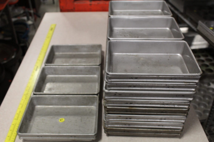 lot 107 image: Bread Pans