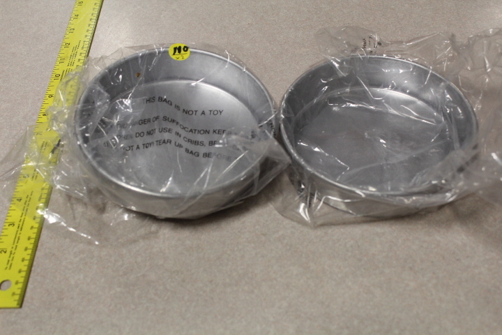 lot 110 image: Cake pans