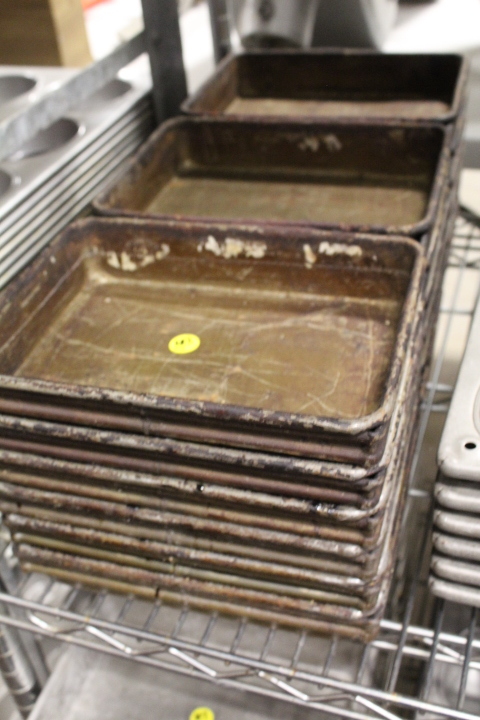 lot 112 image: Bread Pans