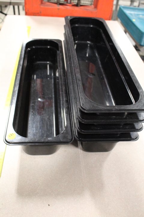 lot 121 image: Insert pans