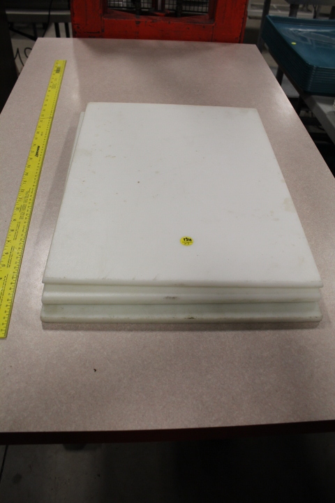 lot 124 image: Cutting Boards