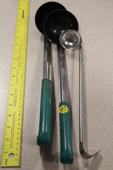 lot 125 image: Ladle Lot