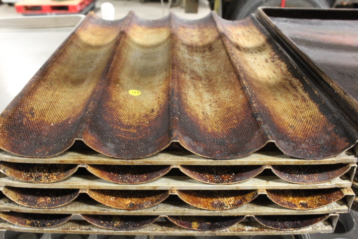 lot 129 image: Bread Pans