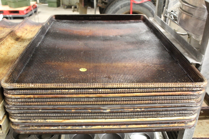 lot 130 image: Sheet Pans