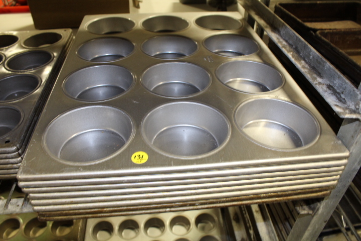 lot 131 image: Muffin Pans