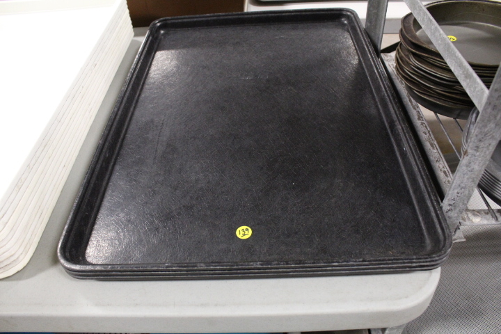 lot 139 image: Market tray lot