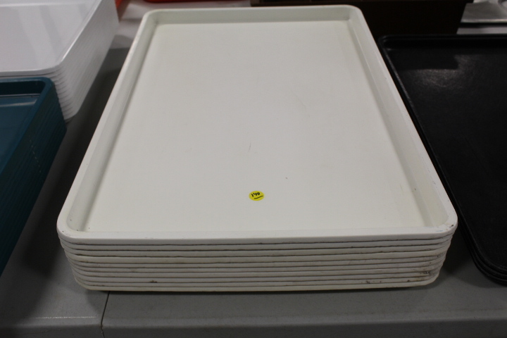 lot 140 image: Market tray lot
