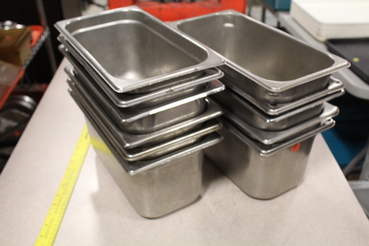 lot 185 image: 13 pans