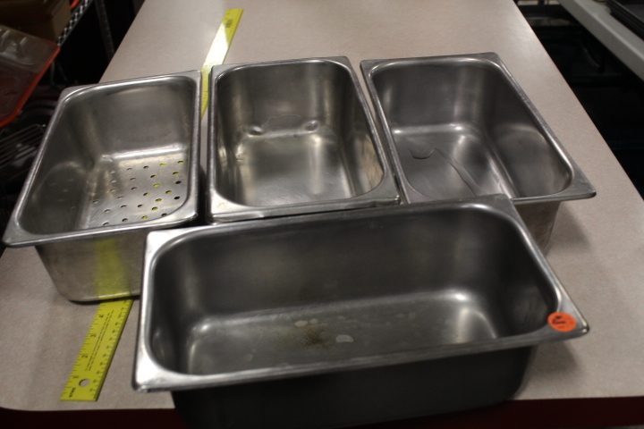 lot 186 image: 13 pans