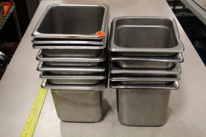 lot 192 image: 16 insert pans
