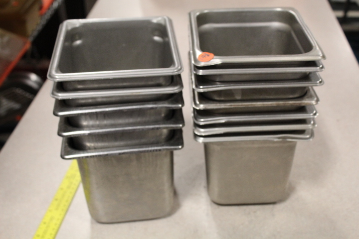 lot 193 image: 16 insert pans