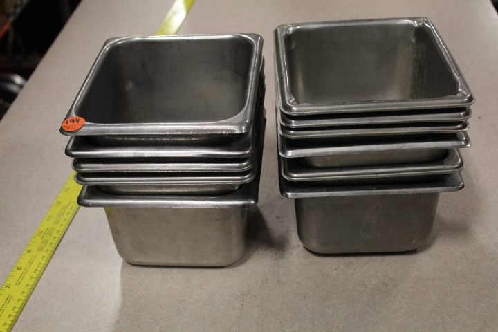 lot 194 image: 16 insert pans