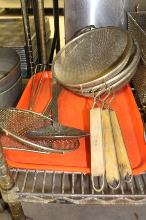 lot 202 image: Colander lot