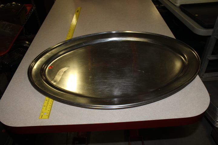 lot 209 image: Serving trays
