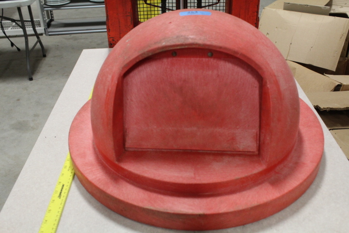 lot 263 image: Trash can lid