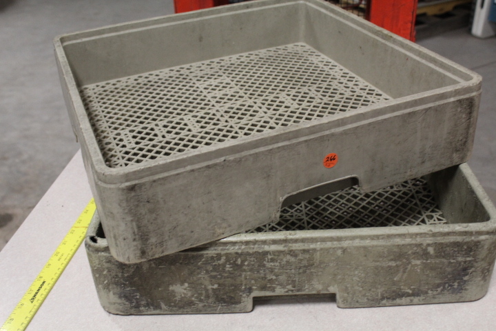 lot 266 image: Dishwasher racks