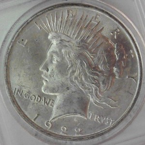 lot B2-JT39 image: 1- 1922 Peace Dollar 1$ Silver