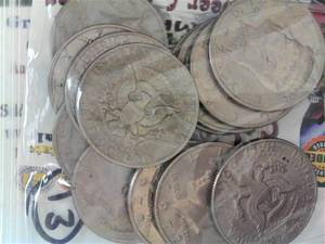 lot C2-JT112 image: 13- 1972 Kennedy Half Dollar 50 Cents