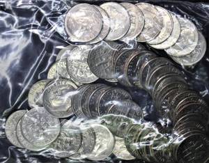 lot E2-SE103 image: 1 roll of Dimes 10 cents