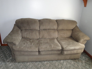 lot 101 image: Couch