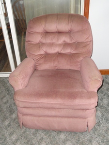 lot 102 image: Recliner Chair