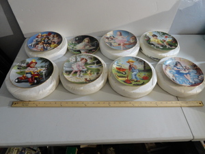 lot 125 image: Children of the Week Plate Collection