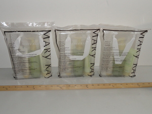 lot 136 image: Mary Kay Cosmetics #1