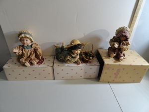 lot 209 image: The Ashton-Drake Galleries Dolls #1 - wBoxes