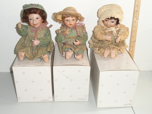 lot 210 image: The Ashton-Drake Galleries Dolls #2 - wBoxes