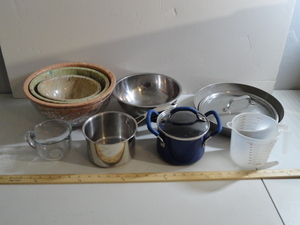 lot 226 image: Pots  Pans and Bowl Lot
