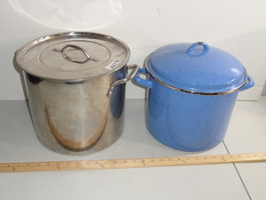 lot 227 image: Stock Pots