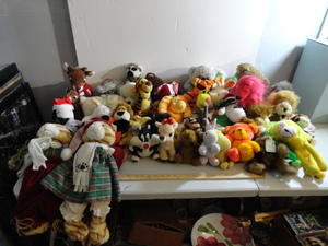 lot 253 image: Stuffed Animals #2